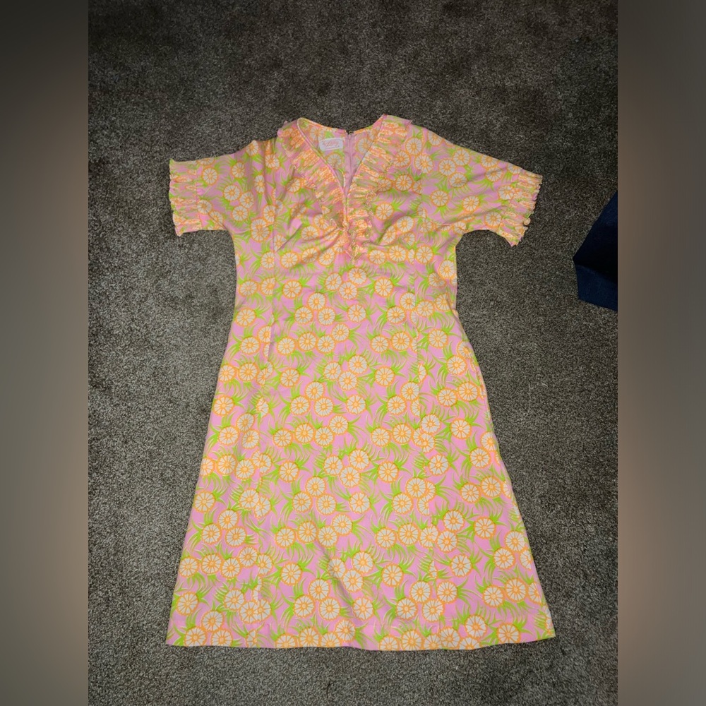 Vintage The Lilly Pulitzer Floral Neon 70’s Dress Tea Length Ruffled collar arms